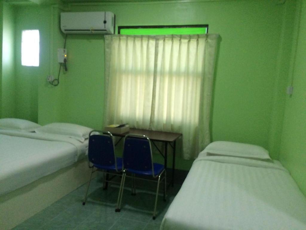 Nay Chi Lin Hotel Pathein Exterior photo