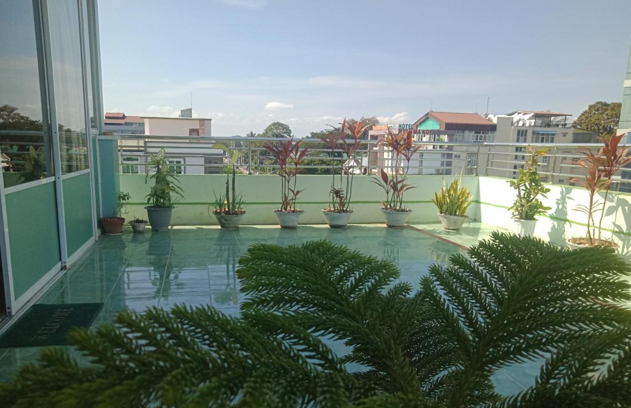 Nay Chi Lin Hotel Pathein Exterior photo